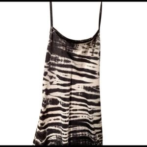 ✨ 3 items for 15% off bundle ✨ Nike dri fit tank top - small